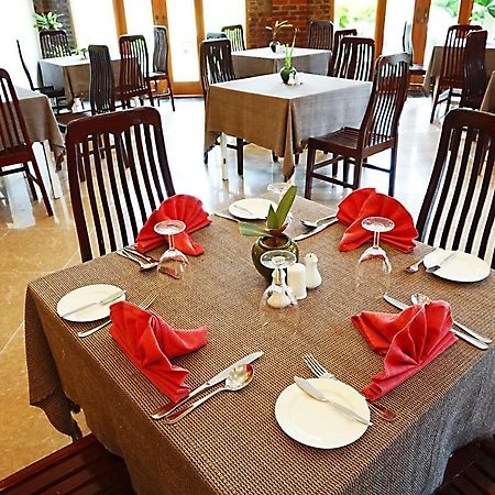 Raza Gyo Hotel Bagan Bagian luar foto