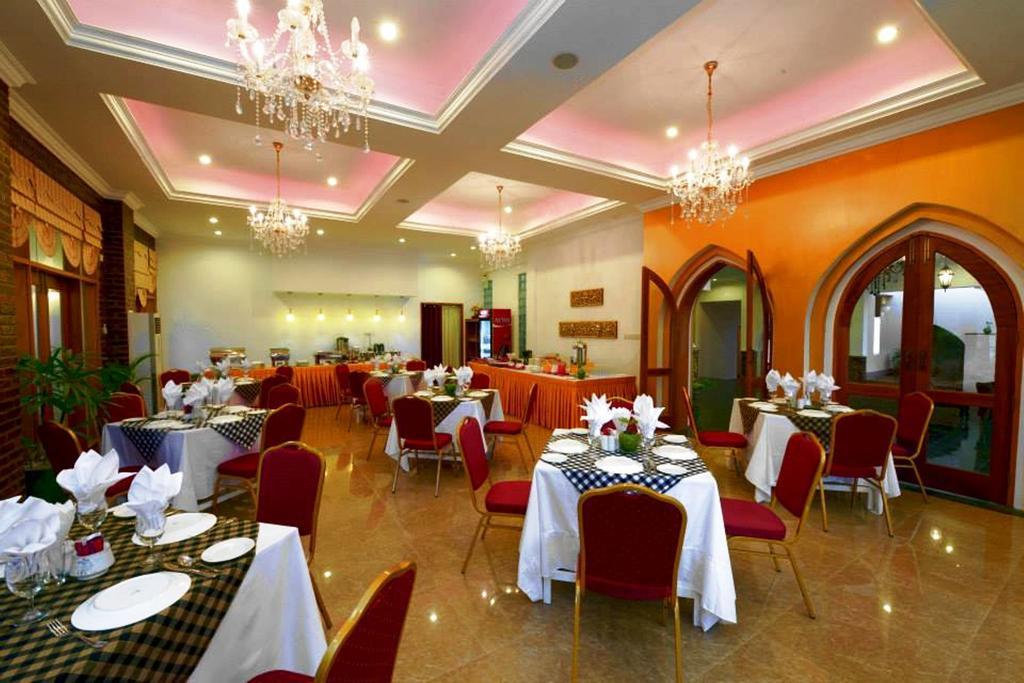 Raza Gyo Hotel Bagan Bagian luar foto