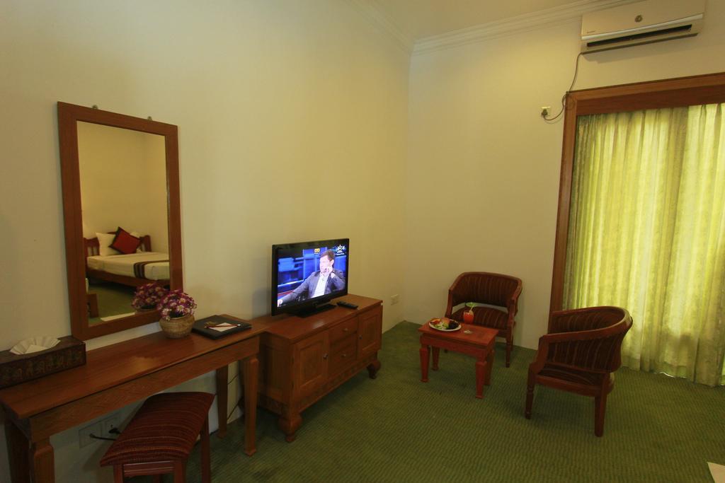 Raza Gyo Hotel Bagan Bagian luar foto