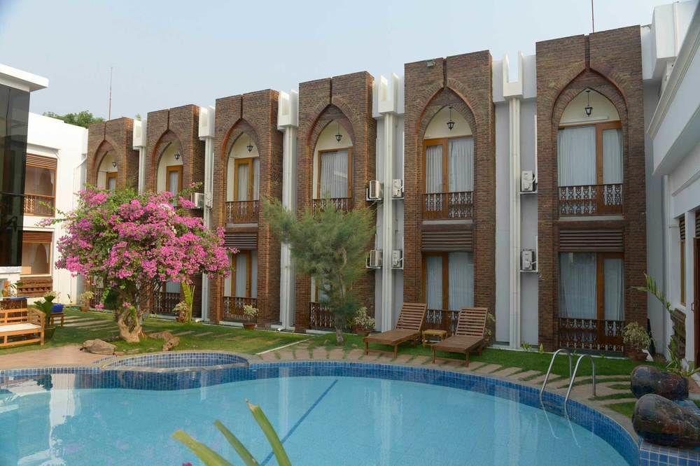 Raza Gyo Hotel Bagan Bagian luar foto