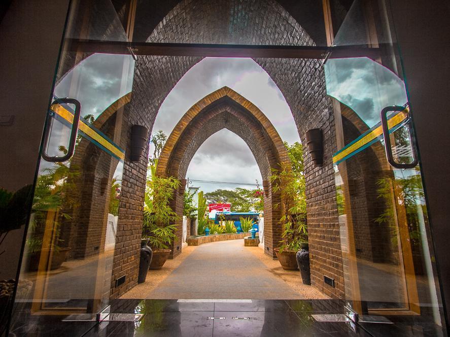 Raza Gyo Hotel Bagan Bagian luar foto