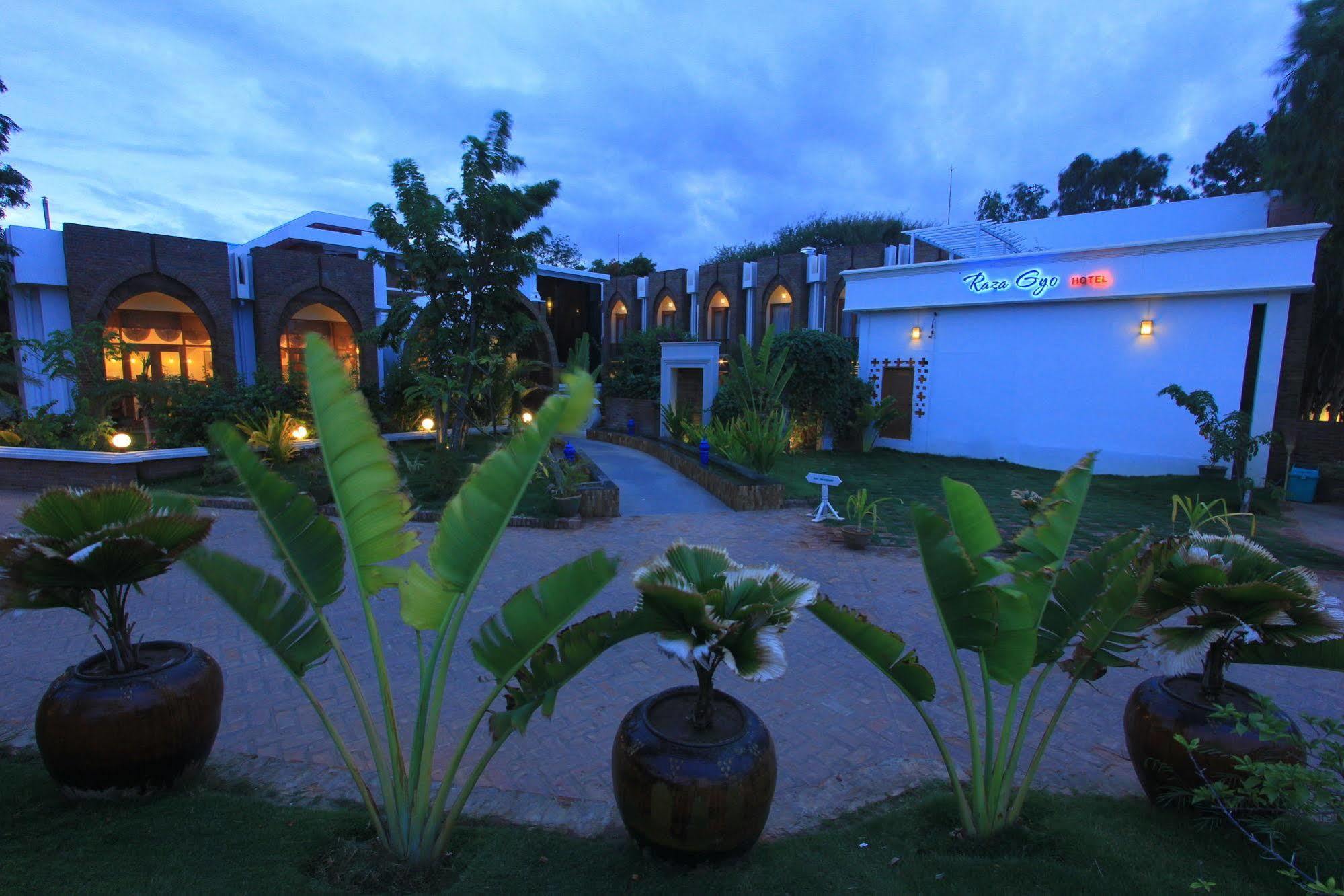Raza Gyo Hotel Bagan Bagian luar foto