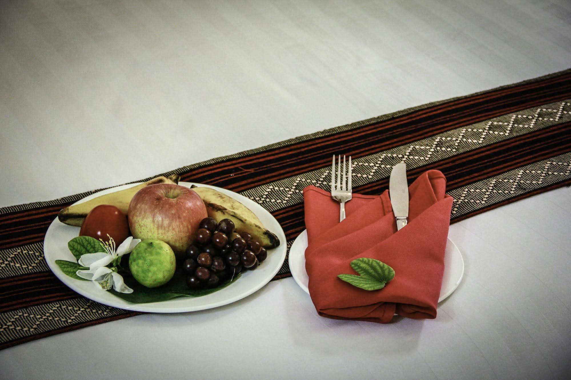 Raza Gyo Hotel Bagan Bagian luar foto