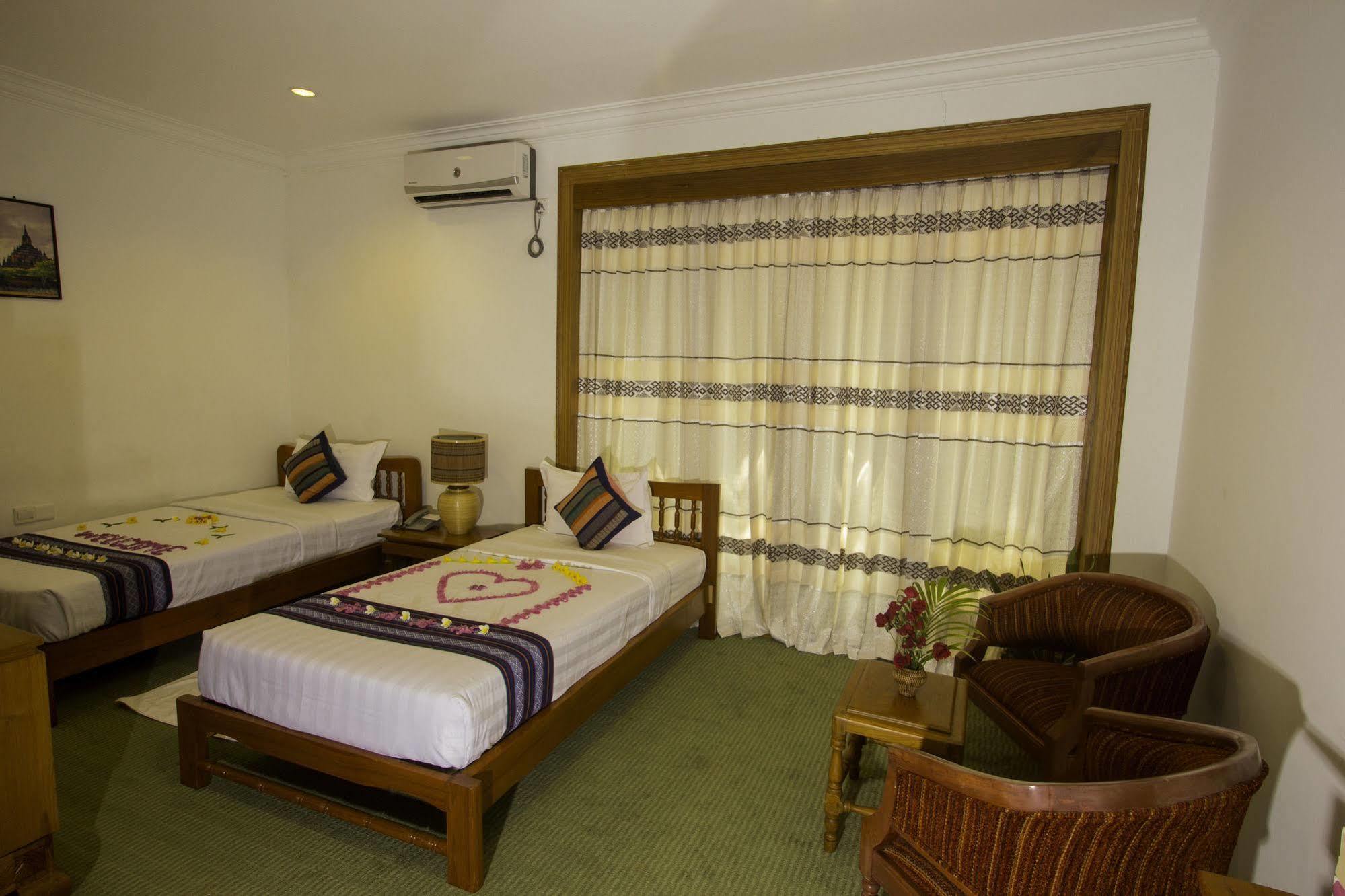 Raza Gyo Hotel Bagan Bagian luar foto