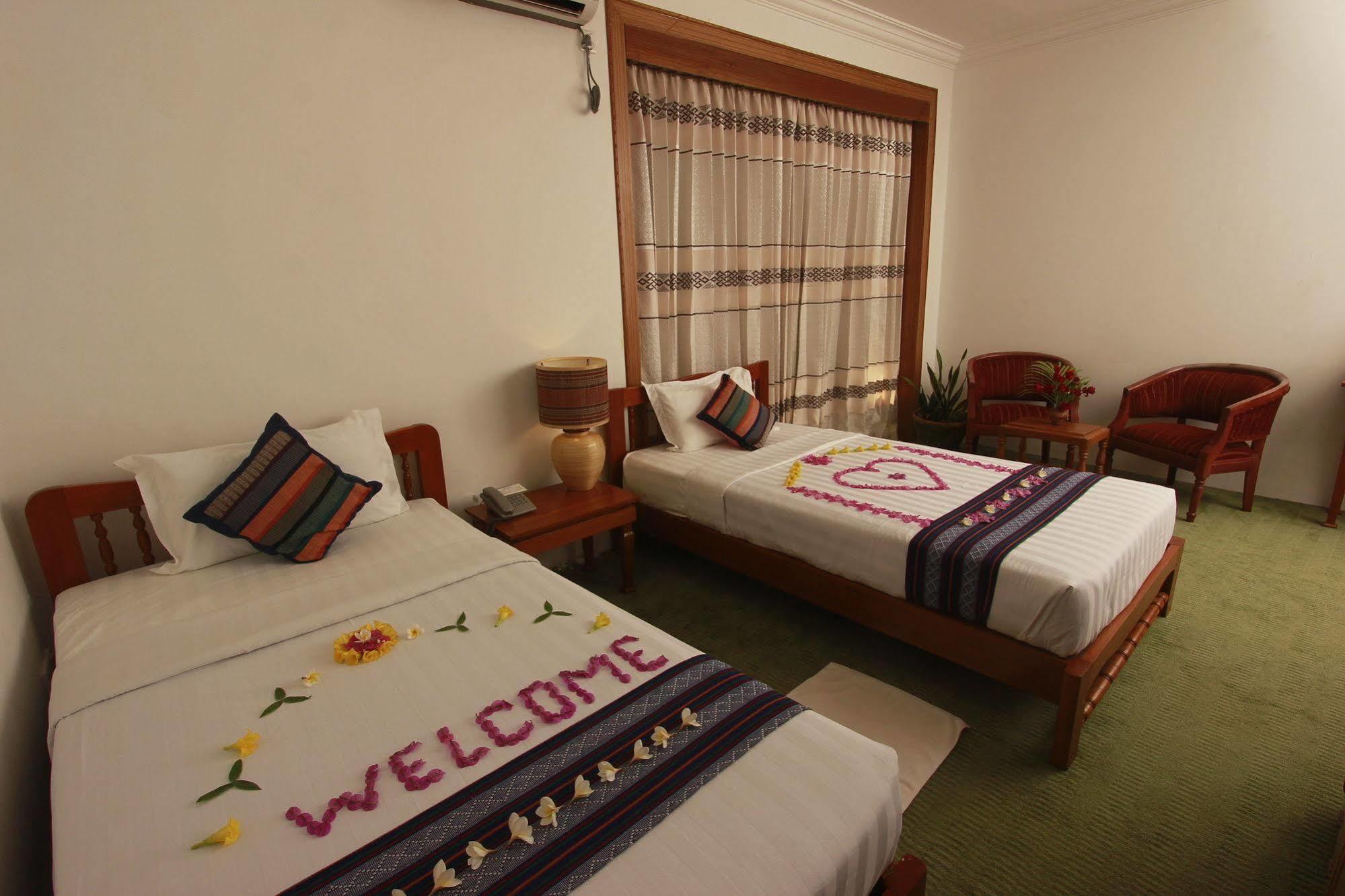Raza Gyo Hotel Bagan Bagian luar foto
