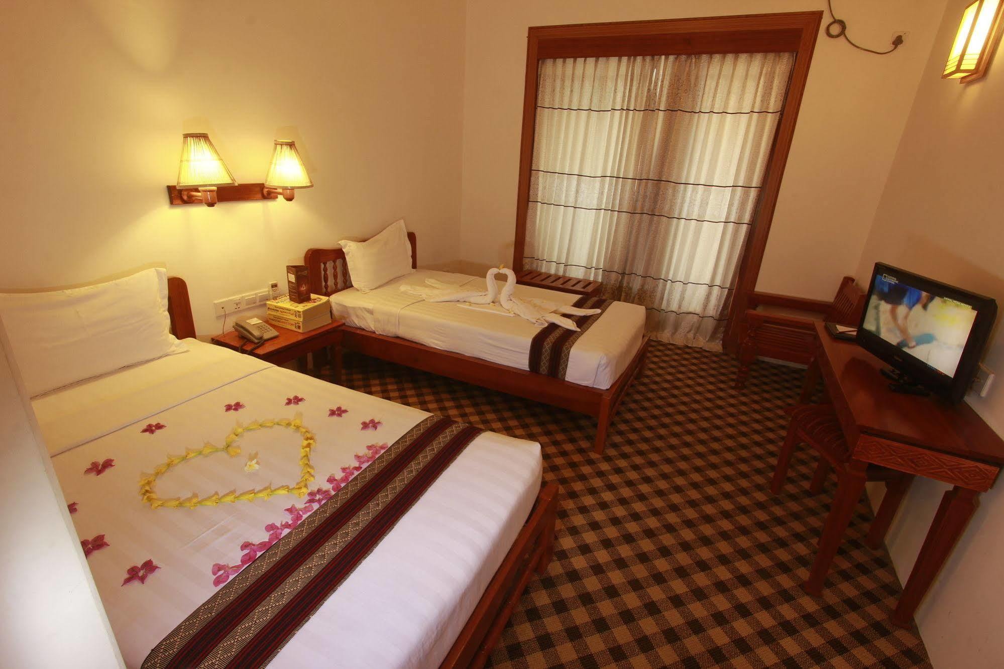 Raza Gyo Hotel Bagan Bagian luar foto