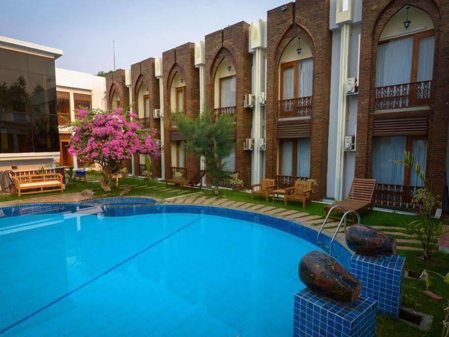 Raza Gyo Hotel Bagan Bagian luar foto